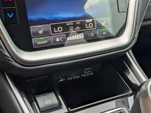 Used 2025 Subaru Outback Premium image 16