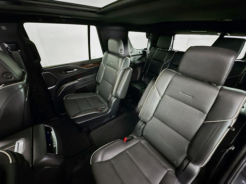 Used 2023 Cadillac Escalade Premium Luxury w/ Performance Package AWD/4WD image 23