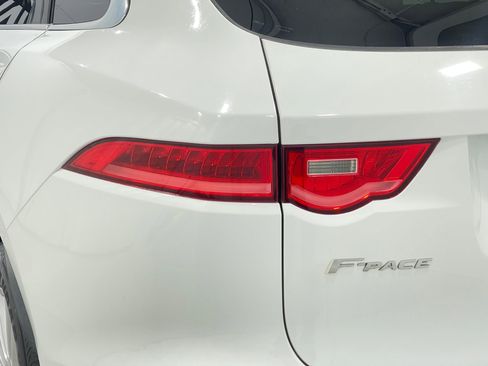 Used 2017 Jaguar F-PACE Prestige image 35
