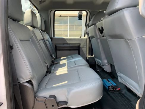 Used 2016 Ford F550 4x4 Crew Cab Super Duty w/ Power Equipment Group image 30