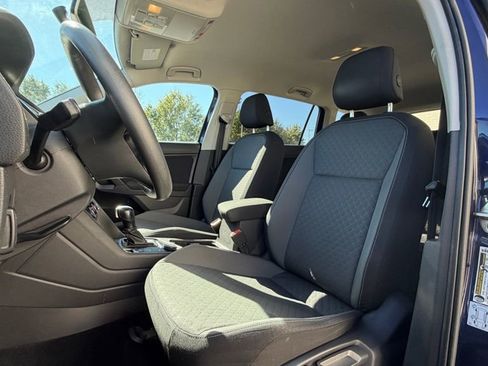 Used 2021 Volkswagen Tiguan S image 3