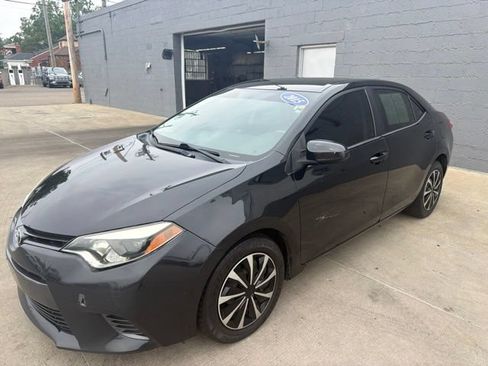Used 2015 Toyota Corolla LE FWD image 3