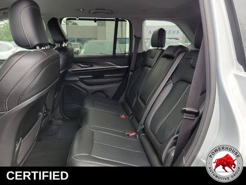 Used 2023 Jeep Grand Cherokee Limited w/ Luxury Tech Group II RWD image 17