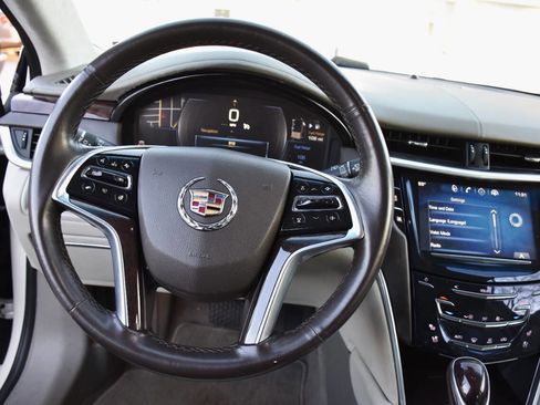 Used 2013 Cadillac XTS Platinum image 21