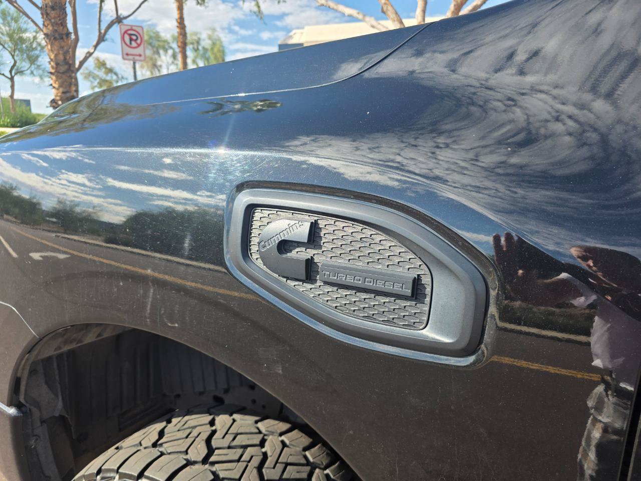Used 2018 Nissan Titan SV w/ SV Convenience Package AWD/4WD image 6