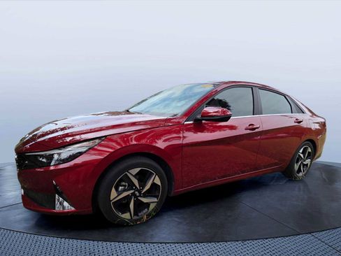 Used 2023 Hyundai Elantra Limited FWD image 3