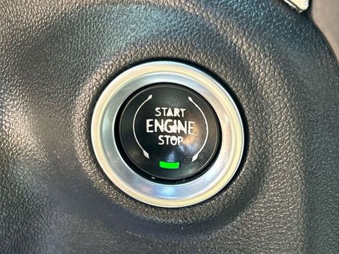 Used 2022 GMC Sierra 1500 SLT w/ SLT Premium Package image 31