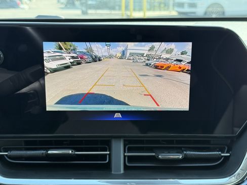 Used 2025 Chevrolet Trax ACTIV w/ Driver Confidence Package FWD image 25