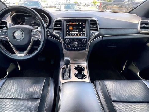 Used 2017 Jeep Grand Cherokee Limited w/ Luxury Group II RWD image 7