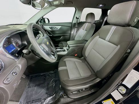 Used 2025 Chevrolet Blazer LT FWD image 26