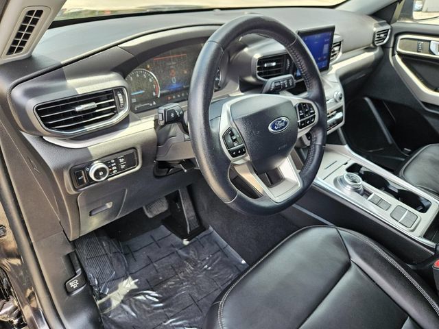 Used 2023 Ford Explorer XLT w/ Equipment Group 202A RWD image 22