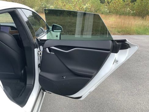 Used 2020 Tesla Model S AWD image 21