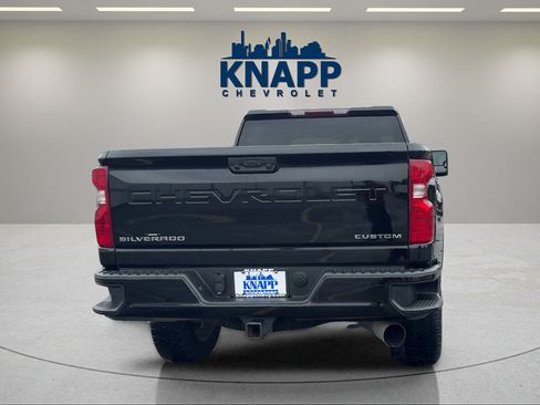 Used 2023 Chevrolet Silverado 2500 Custom w/ Custom Value Package AWD/4WD image 4