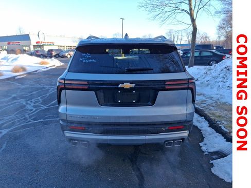 Used 2025 Chevrolet Traverse LT image 5