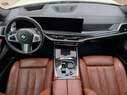 Certified 2024 BMW X7 xDrive40i w/ M Sport Package image 34