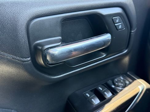 Used 2019 Chevrolet Silverado 1500 LT Trail Boss AWD/4WD image 31