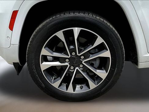Used 2022 Jeep Grand Cherokee L Overland w/ Advanced Protech Group III AWD/4WD image 33