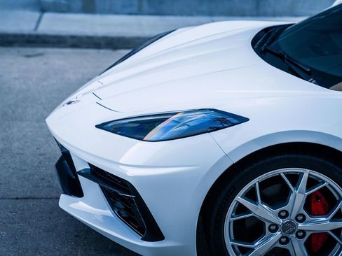 Used 2021 Chevrolet Corvette Stingray Coupe w/ 1LT image 12