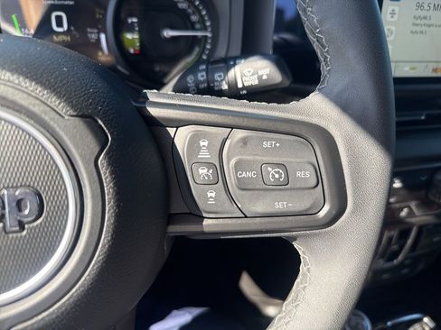 Certified 2025 Jeep Wrangler Willys 4xe image 19