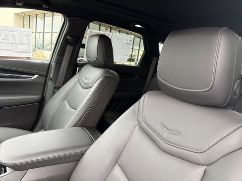 Certified 2025 Cadillac XT5 Premium Luxury image 10
