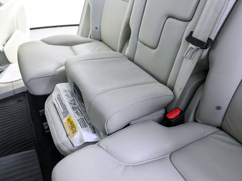 Certified 2024 Volvo XC90 T8 Plus w/ Protection Package Premier image 23