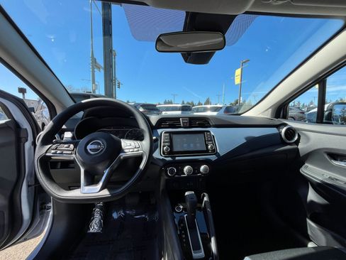 Used 2025 Nissan Versa SV image 33