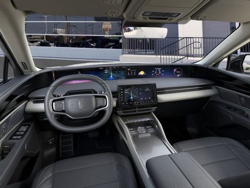 New 2025 Lincoln Nautilus Premier image 9