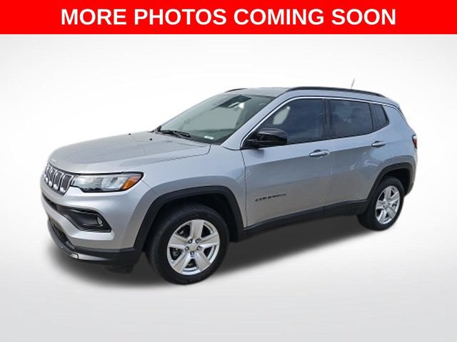 Used 2022 Jeep Compass Latitude w/ Convenience Group AWD/4WD image 1