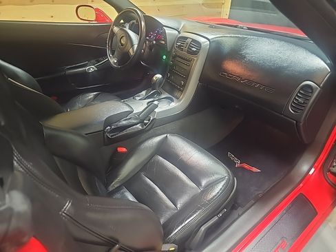 Used 2006 Chevrolet Corvette Convertible RWD image 12