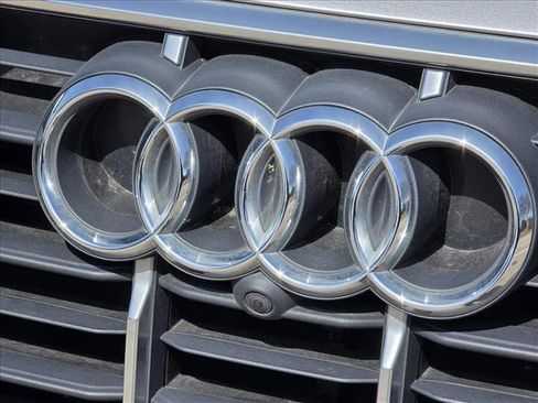 Used 2022 Audi Q7 3.0T Prestige image 11