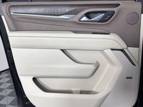 Used 2022 GMC Yukon XL Denali image 18