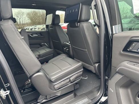 New 2026 GMC Yukon XL Denali w/ Denali Reserve Package image 25