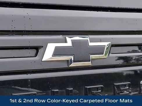 Used 2024 Chevrolet Suburban Z71 w/ Luxury Package AWD/4WD image 33