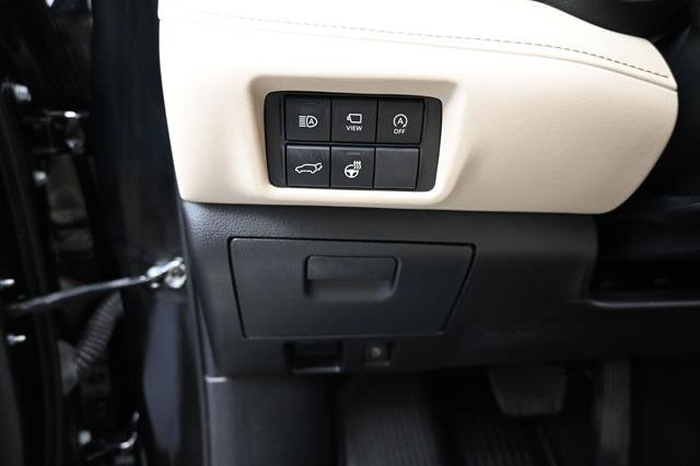 Used 2024 Toyota Highlander Platinum FWD image 9