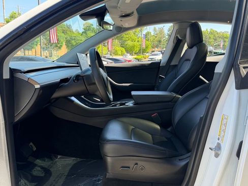 Used 2021 Tesla Model Y Long Range image 25