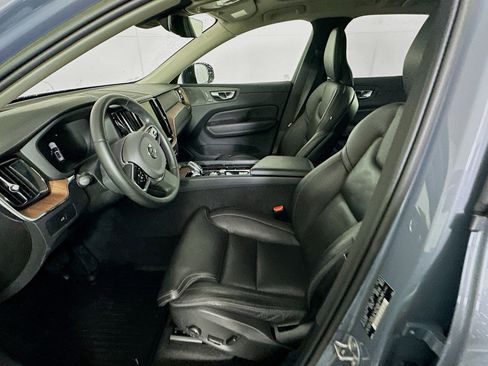 Used 2023 Volvo XC60 B5 Ultimate w/ Protection Package Premier image 13