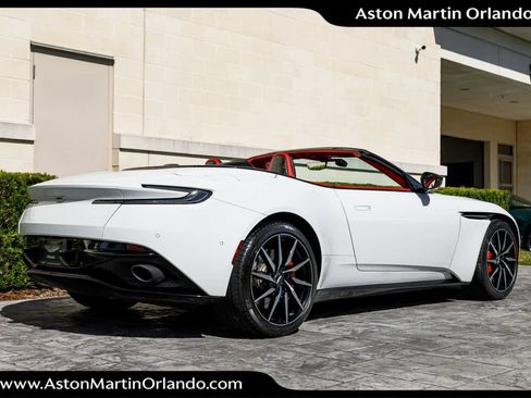 Used 2019 Aston Martin DB11 Volante image 26