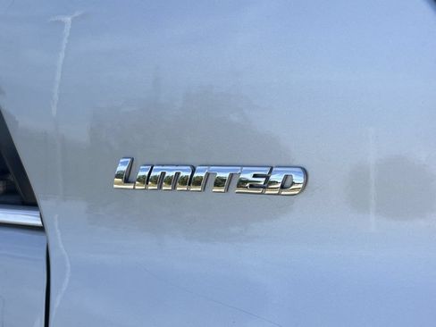 Used 2020 Toyota 4Runner Limited RWD image 5