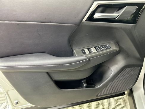 Used 2024 Mitsubishi Outlander SE image 10