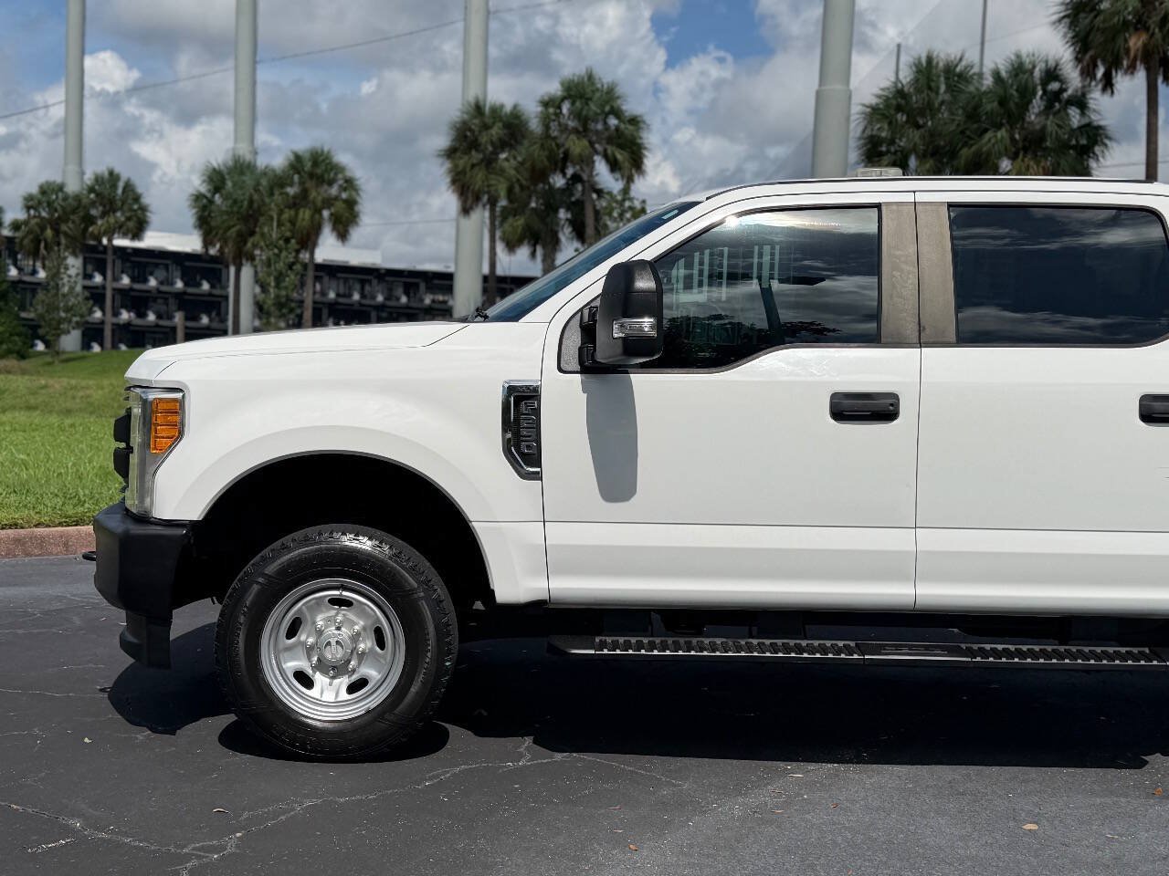 Used 2017 Ford F250 XL w/ Power Equipment Group AWD/4WD image 5