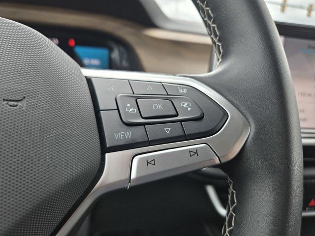 Used 2024 Volkswagen Atlas SE AWD/4WD image 17