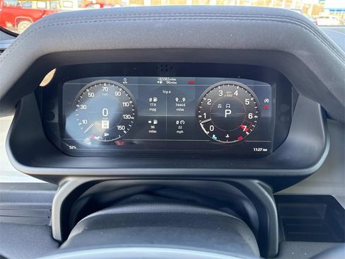 Used 2020 Land Rover Defender 110 SE image 13