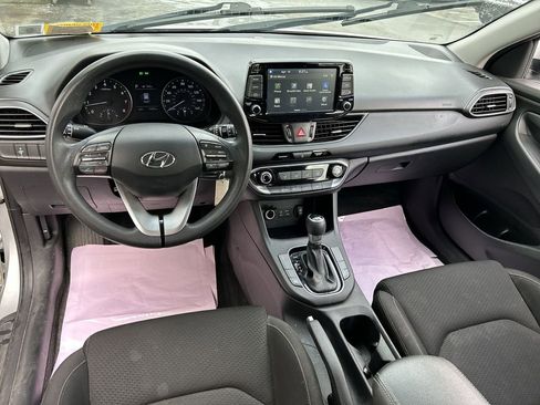 Used 2019 Hyundai Elantra GT image 19