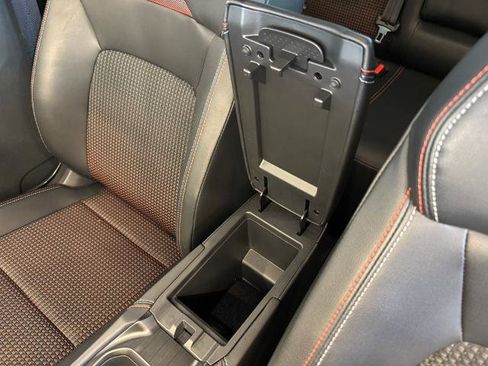 Certified 2025 Nissan Kicks SR FWD image 19