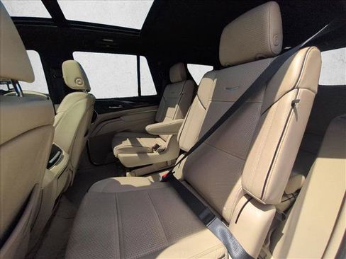 Used 2024 Cadillac Escalade Premium Luxury RWD image 18