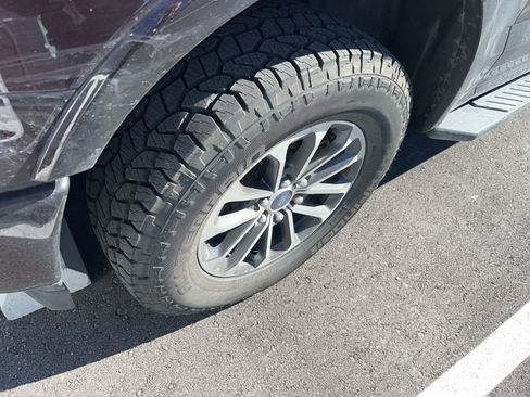 Used 2018 Ford F150 XLT w/ Equipment Group 302A Luxury image 12