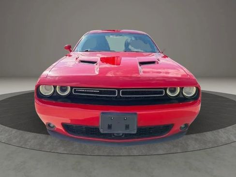 Used 2015 Dodge Challenger SXT Plus w/ Technology Group RWD image 2