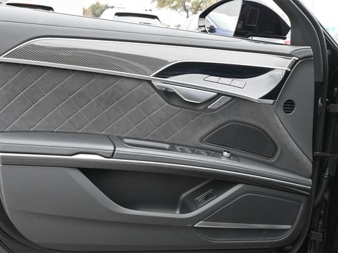 Used 2024 Audi S8 image 17