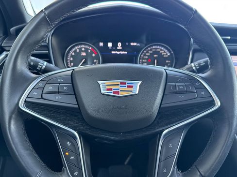 Used 2022 Cadillac XT5 Premium Luxury w/ Technology Package AWD/4WD image 28
