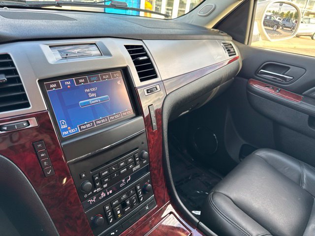 Used 2013 Cadillac Escalade Premium AWD/4WD image 12
